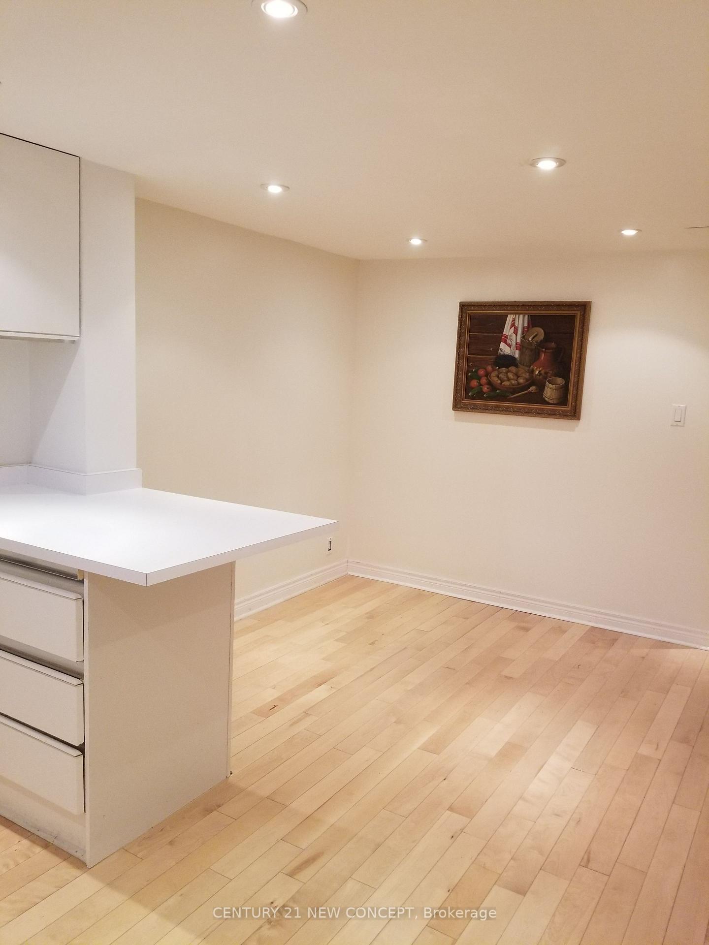 Property Photo: 17 Annapearl Court Bsmt ON M2N 4H6