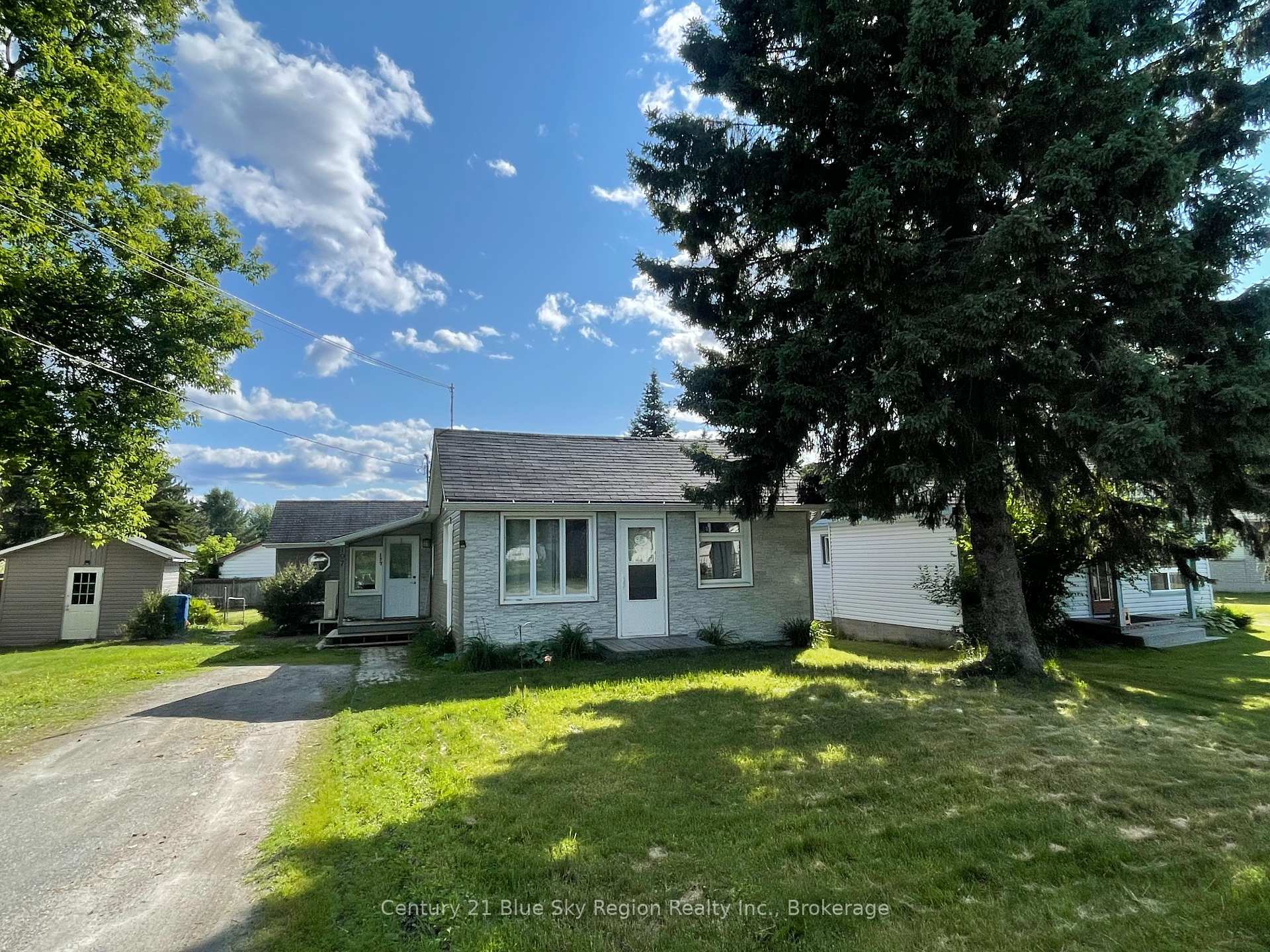 Property Photo: 197 Ottawa Street ON P2B 3H6