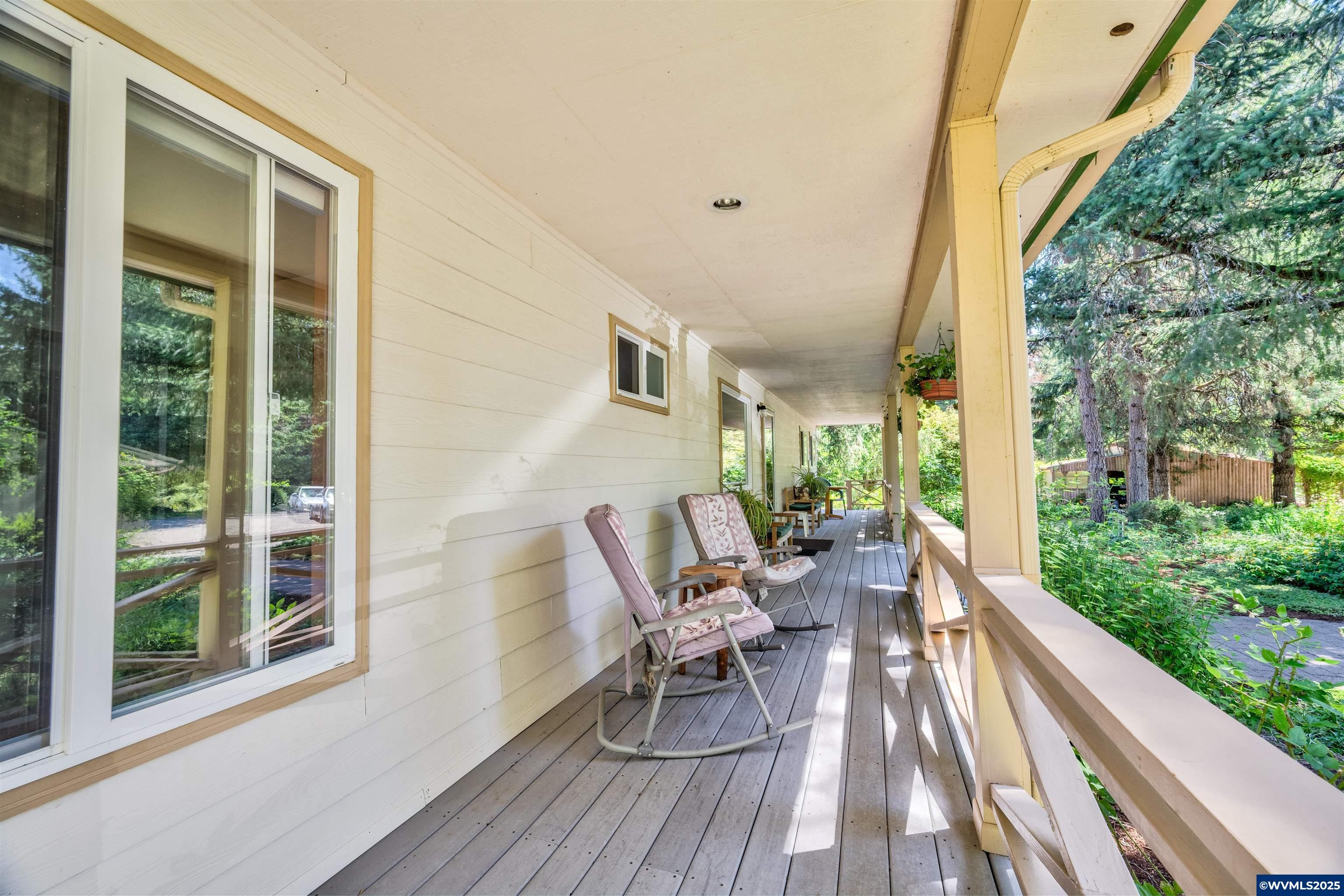 Property Photo: 1628 SW Clay St OR 97338