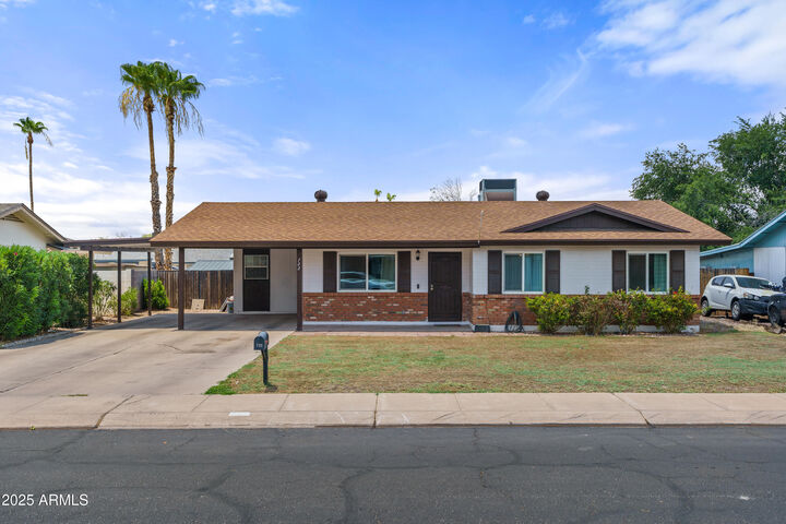 Property Photo: 722 N Cedar Street AZ 85233