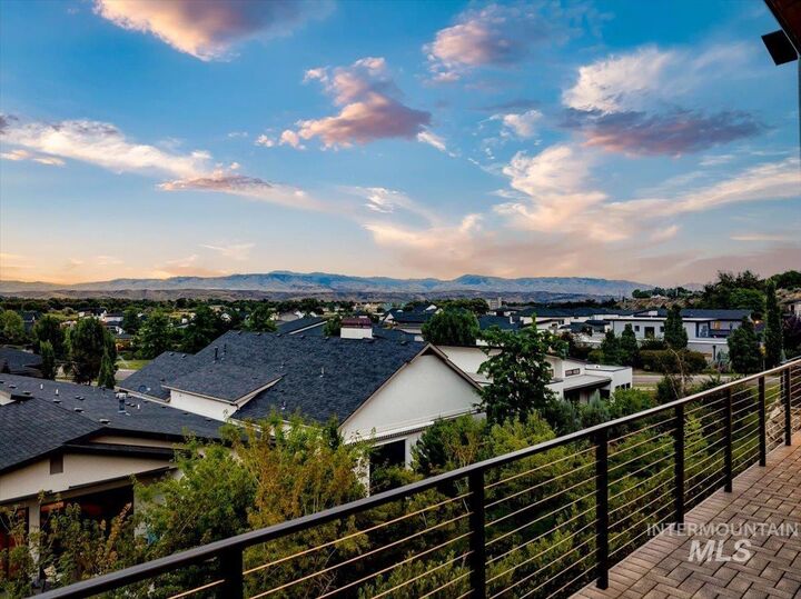 Property Photo:  752 Ashbourne Ln.  ID 83616 