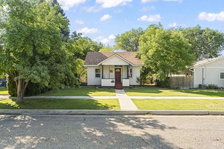 Property Photo:  620 19th Ave S  ID 83651 