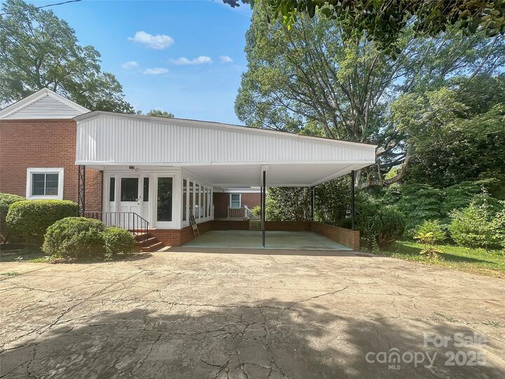 Property Photo: 208 N Gaston Street NC 28086