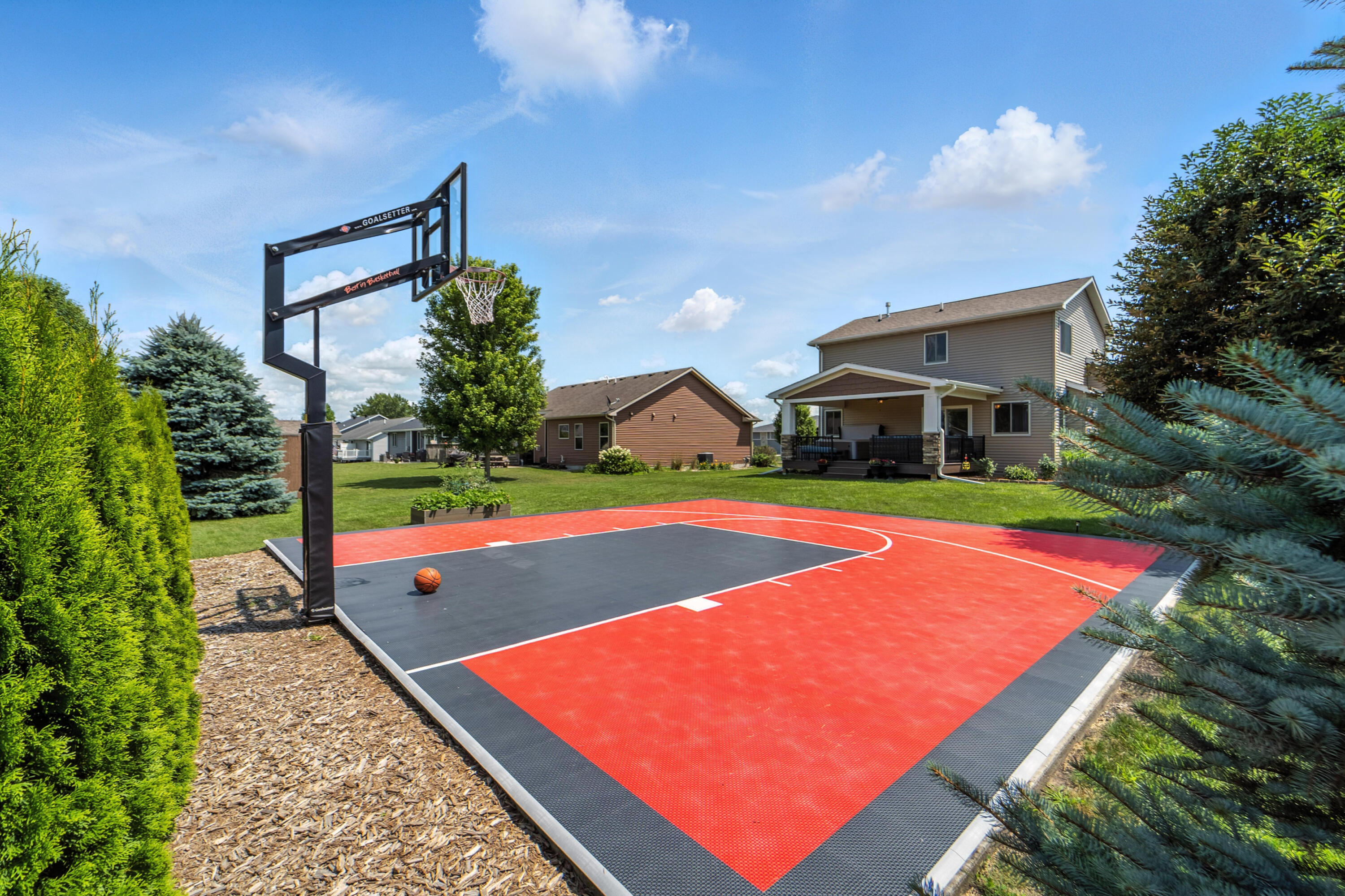 Property Photo: 613 Bryan Avenue IA 50236