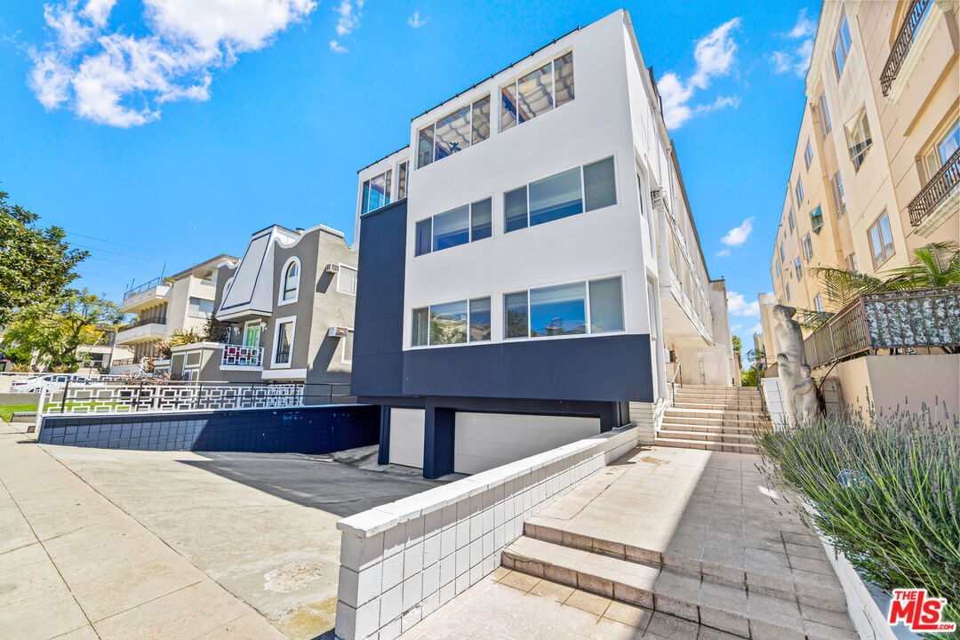 Property Photo: 11912 Gorham Ave CA 90049