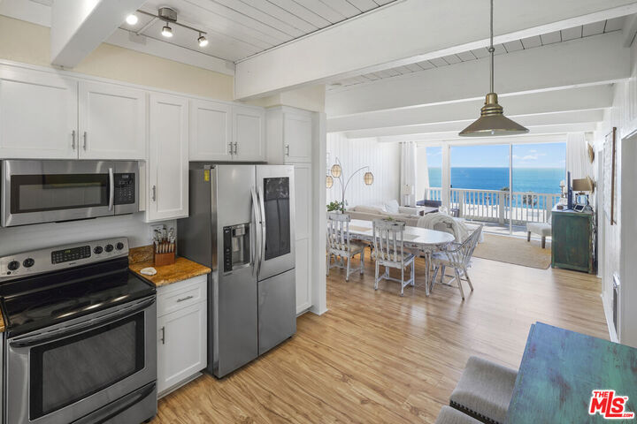 Property Photo:  11866 Starfish Ln  CA 90265 