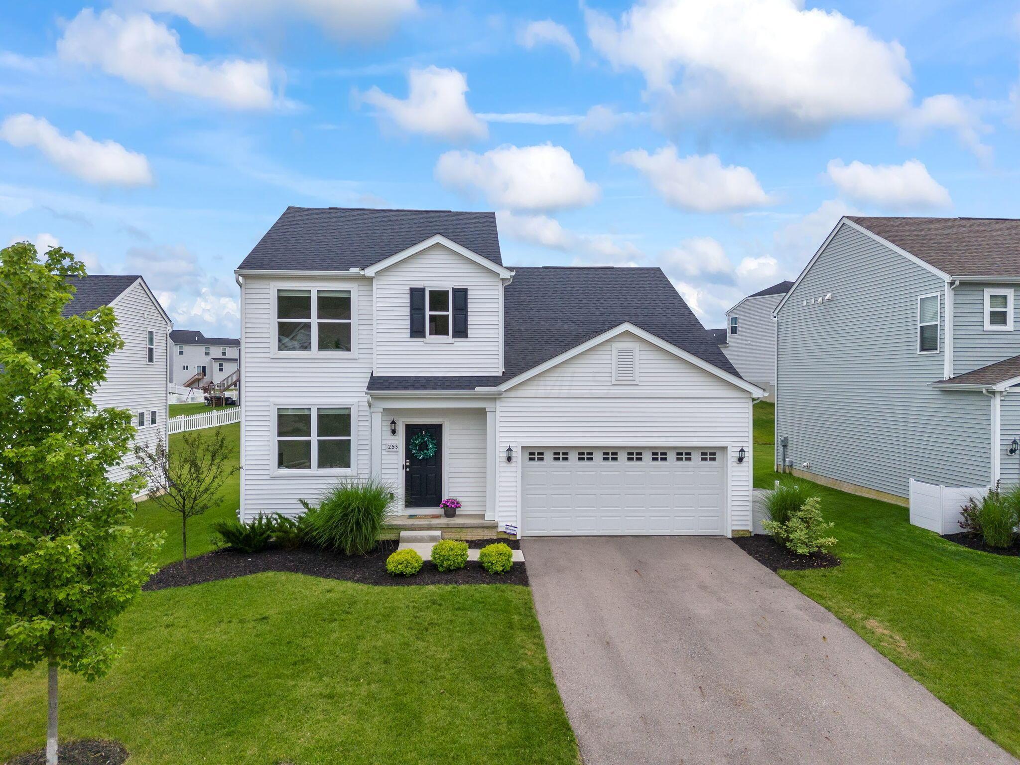Property Photo:  253 Whitetail Trail  OH 43031 