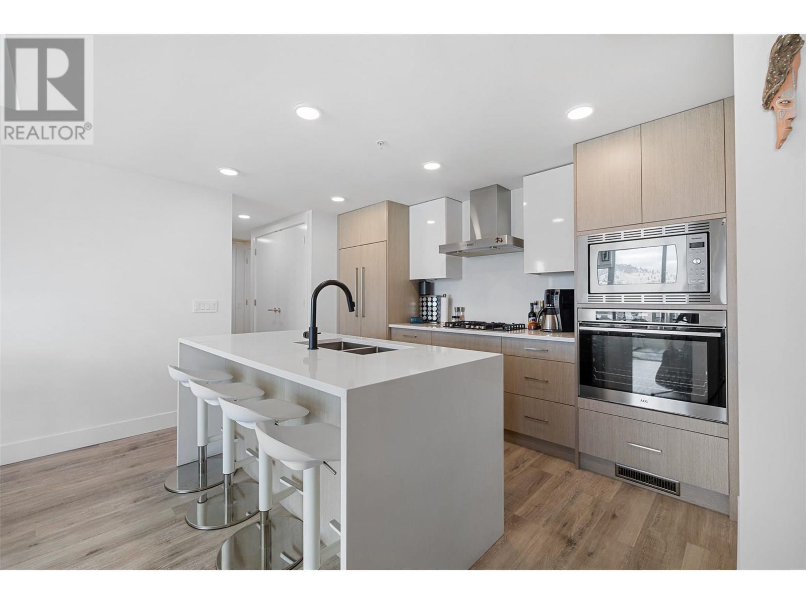 Photo de la propriété: 1588 Ellis Street 1601 BC V1Y 0H1