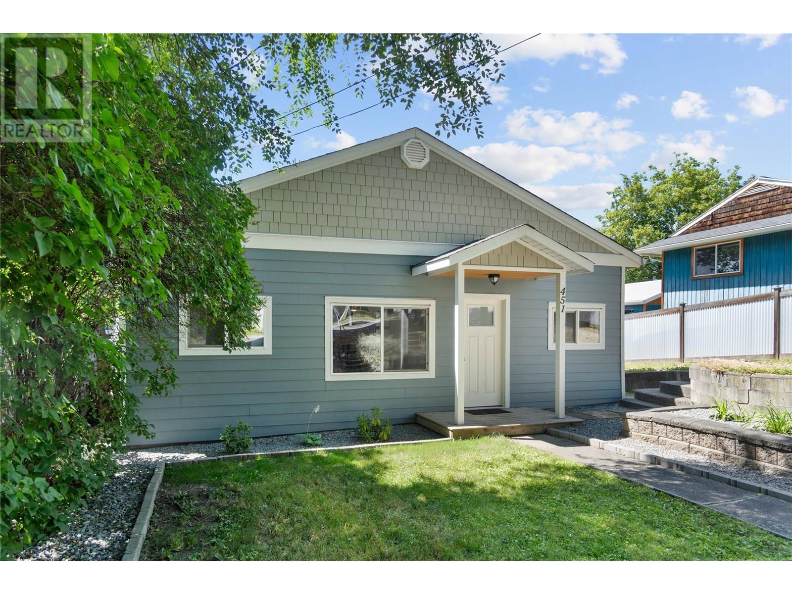 451 3 Street Southeast  Salmon Arm BC V1E 4G6 photo