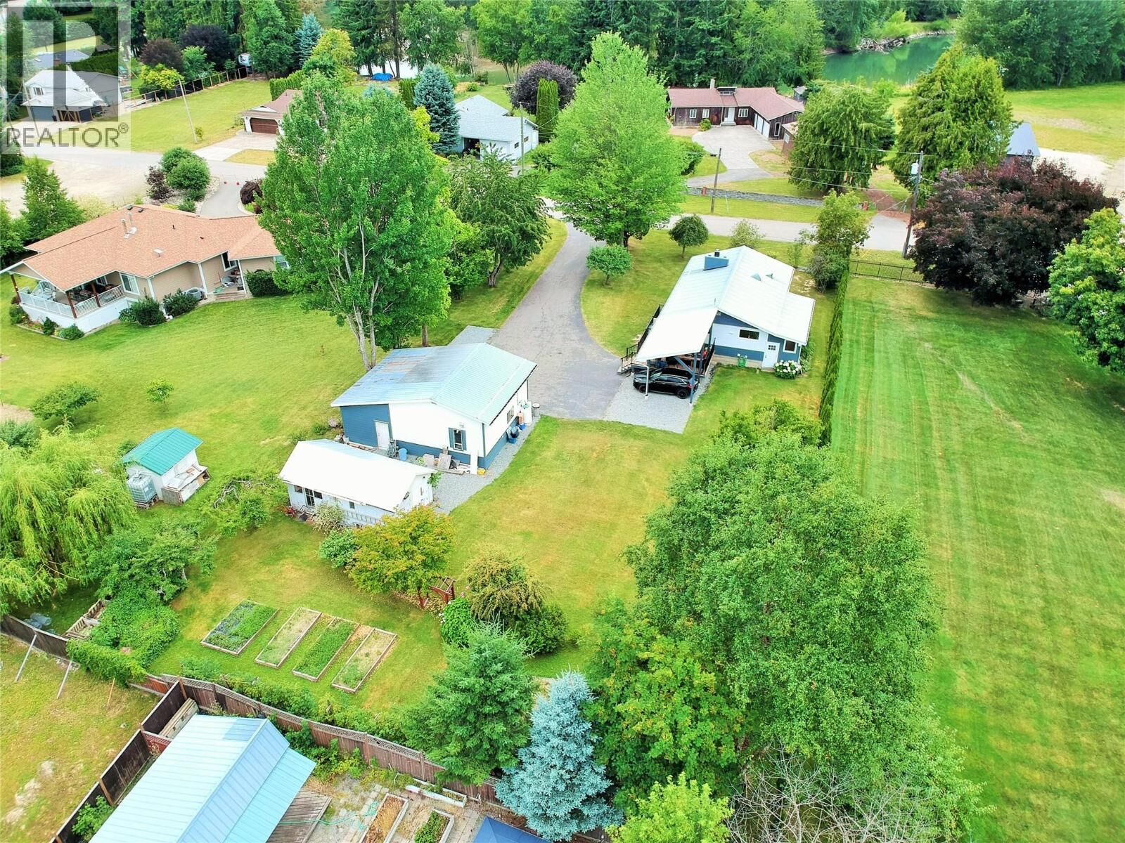 Property Photo:  1421 Rauma Avenue  BC V0E 2V4 