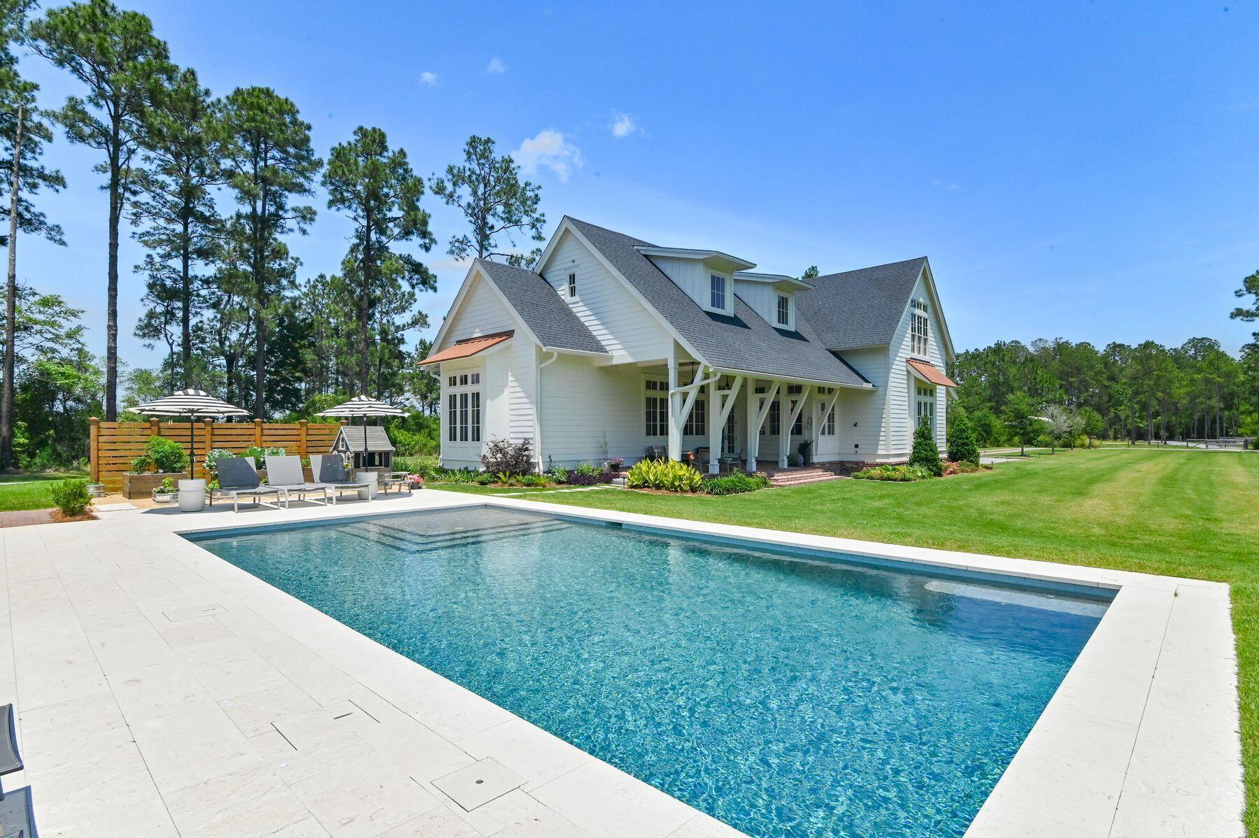 Property Photo:  181 Jonathan Drive  FL 32439 