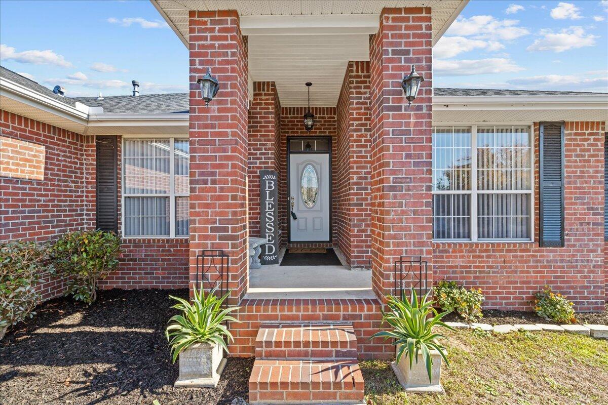 Property Photo: 5408 Josh Drive FL 32536