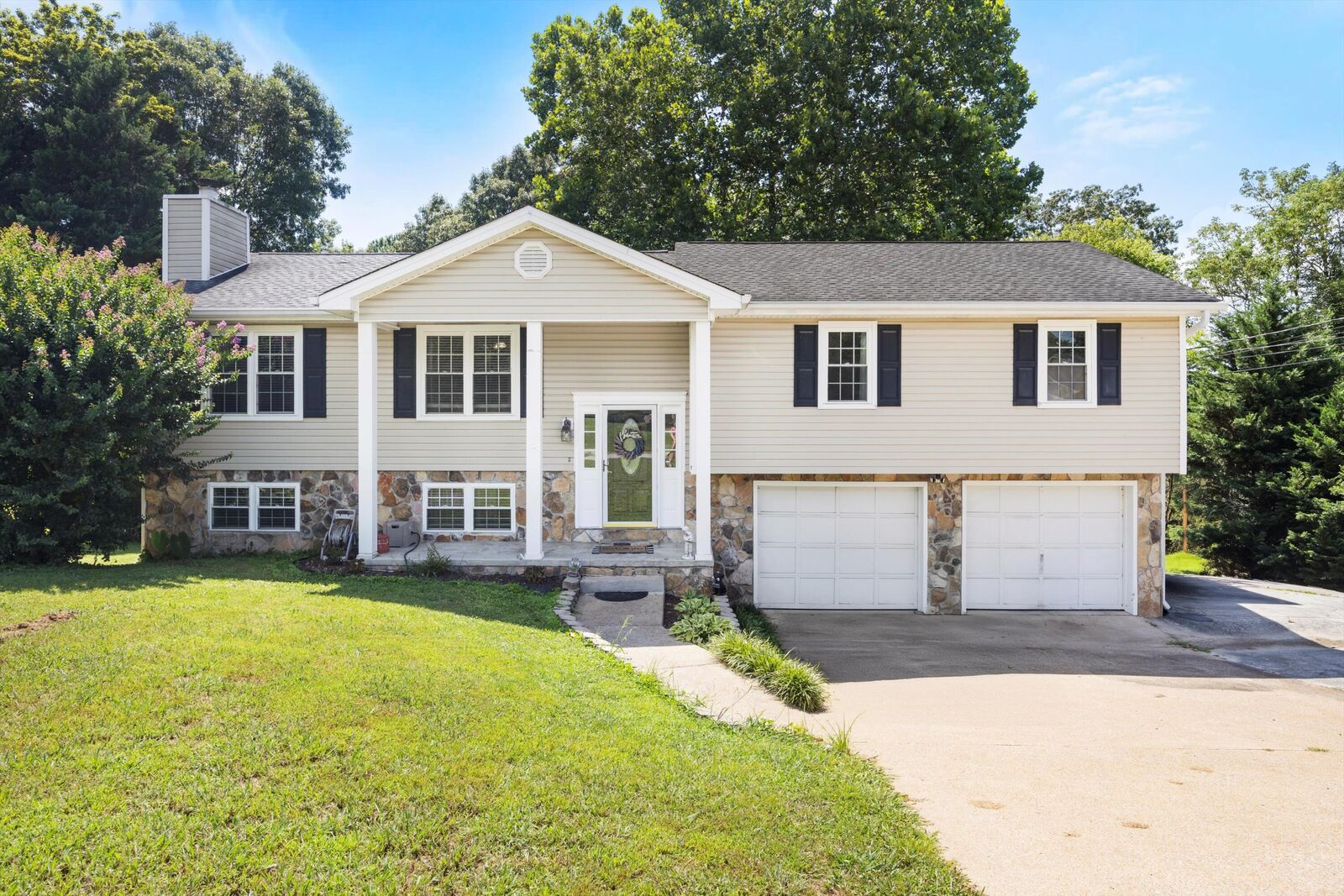 Property Photo:  8410 Smoketree Circle  TN 37363 