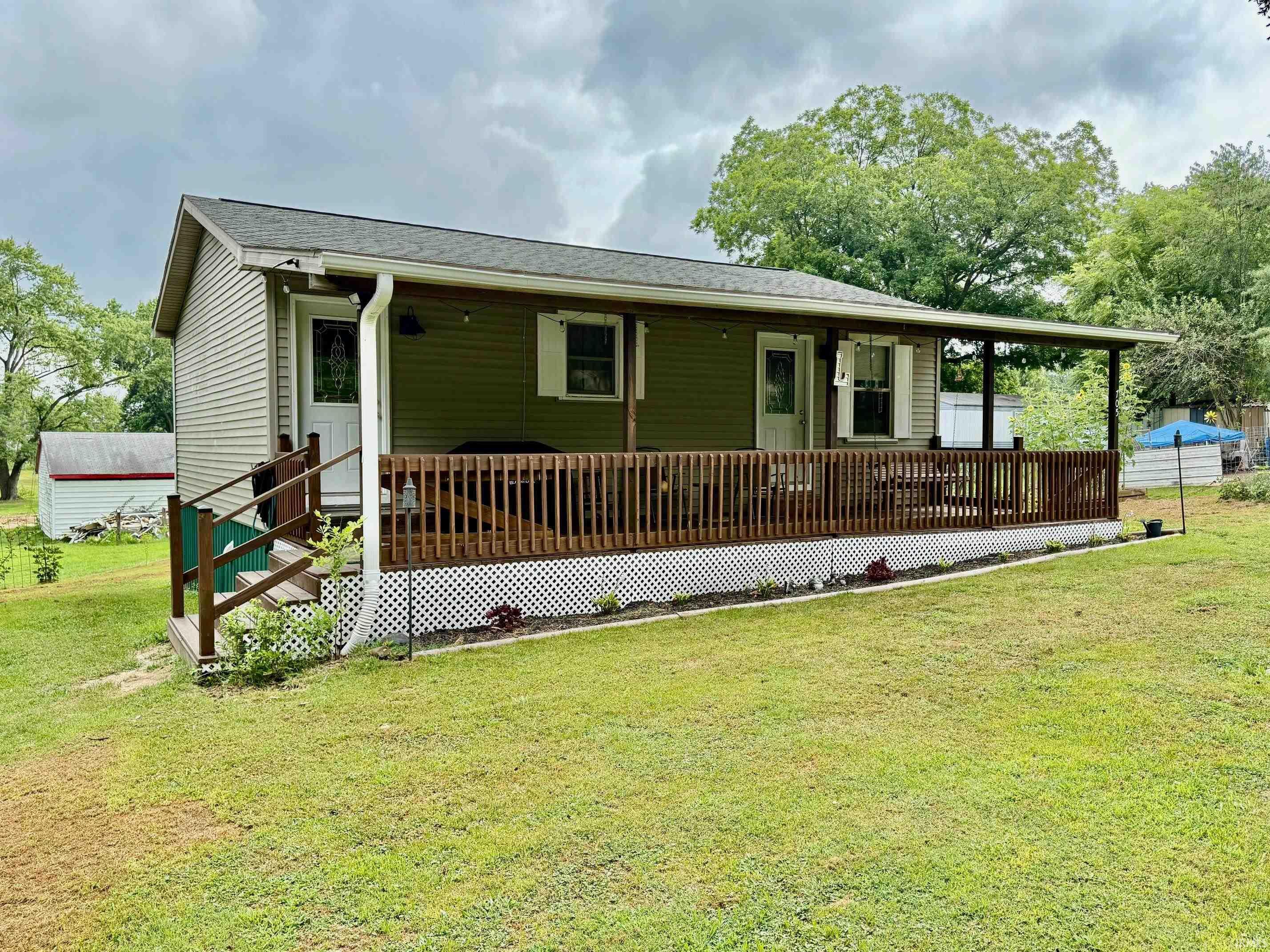Property Photo:  705 W School Street  IN 47649 