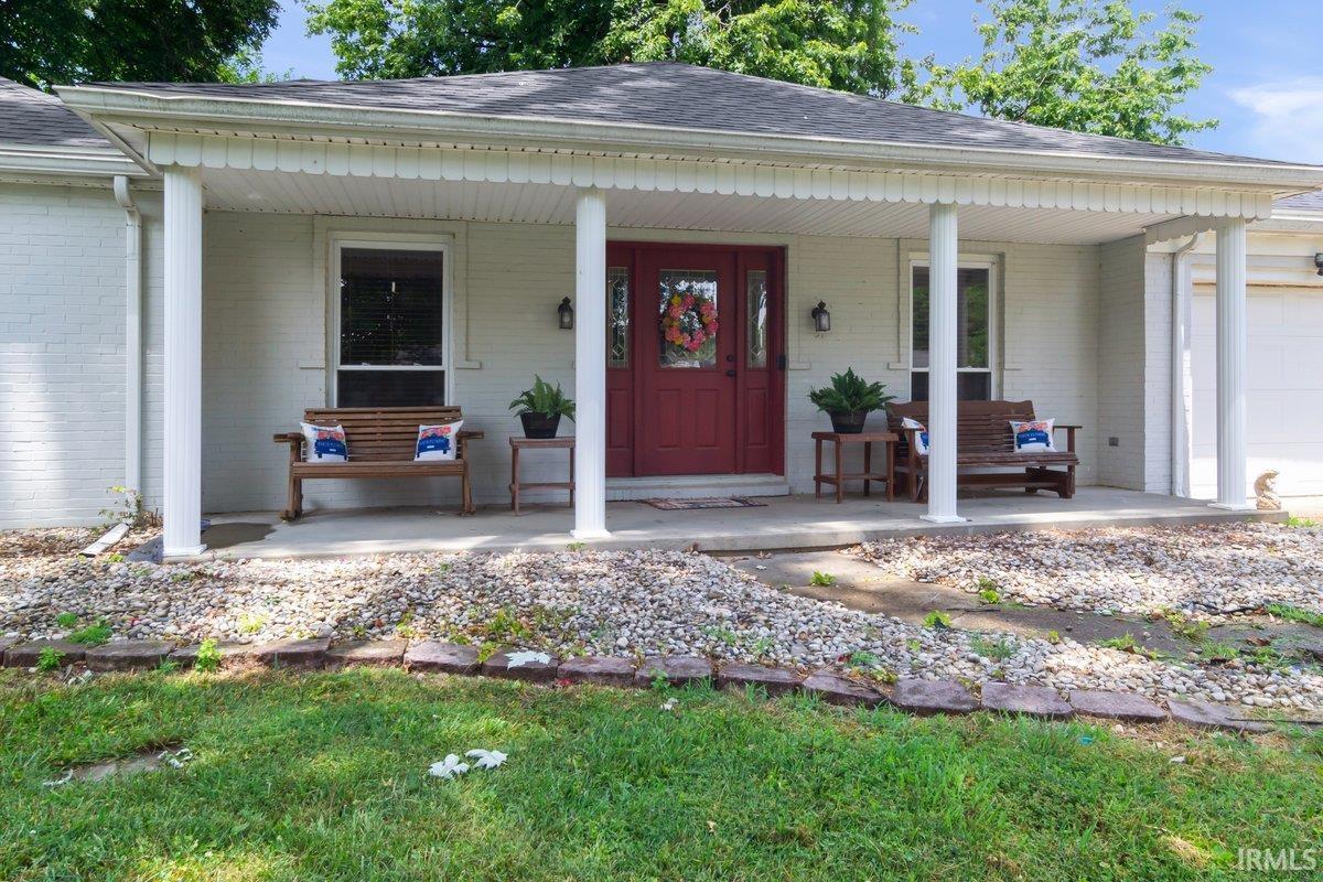 Property Photo: 1806 Chickasaw Drive IN 47715-6112