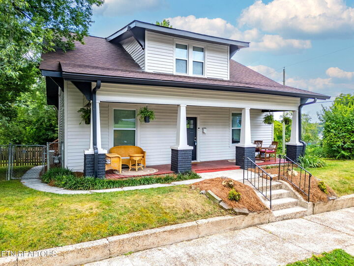 Property Photo: 1600 Lawson Ave TN 37917