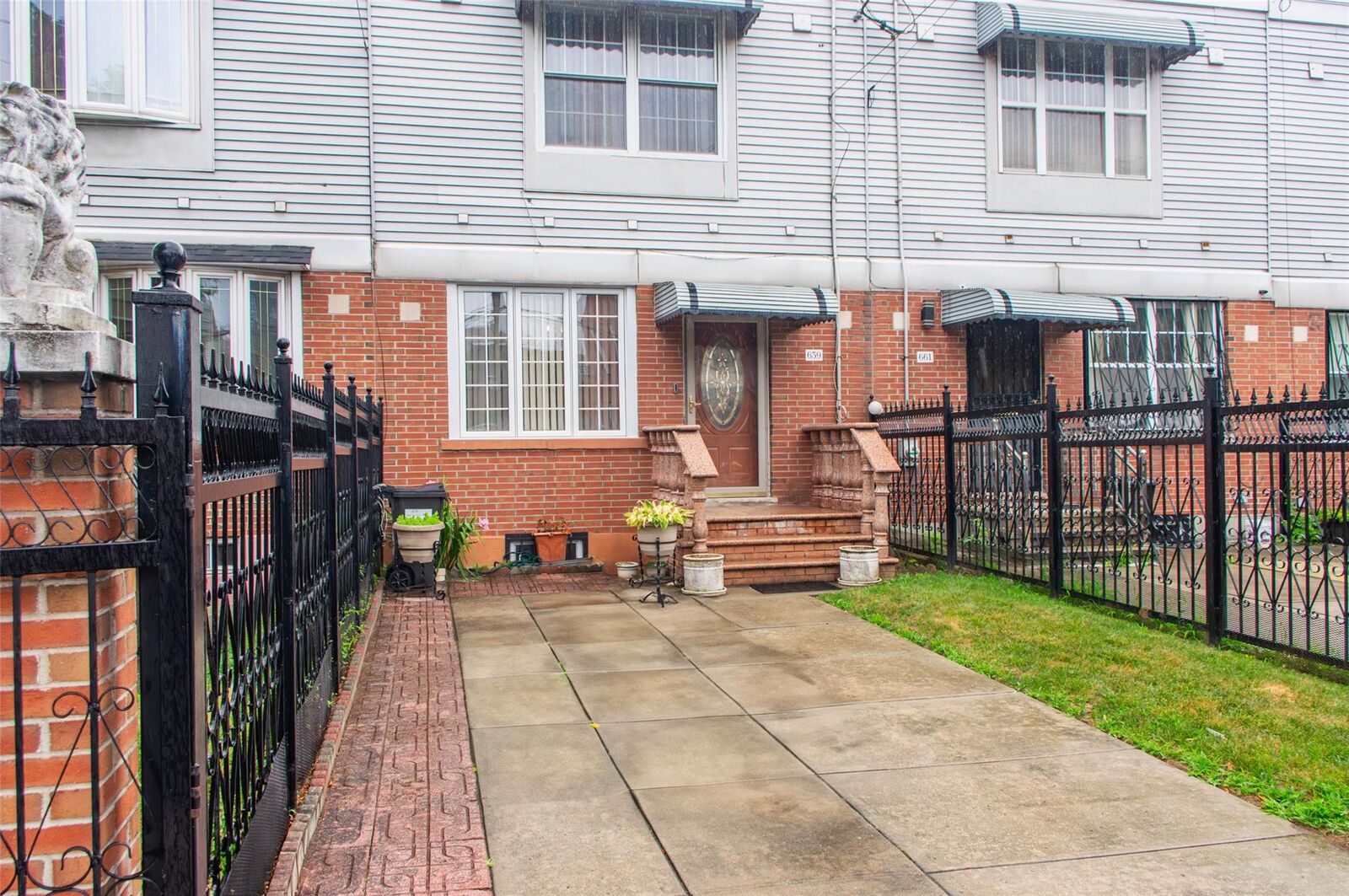 Property Photo: 659 Snediker Avenue NY 11207