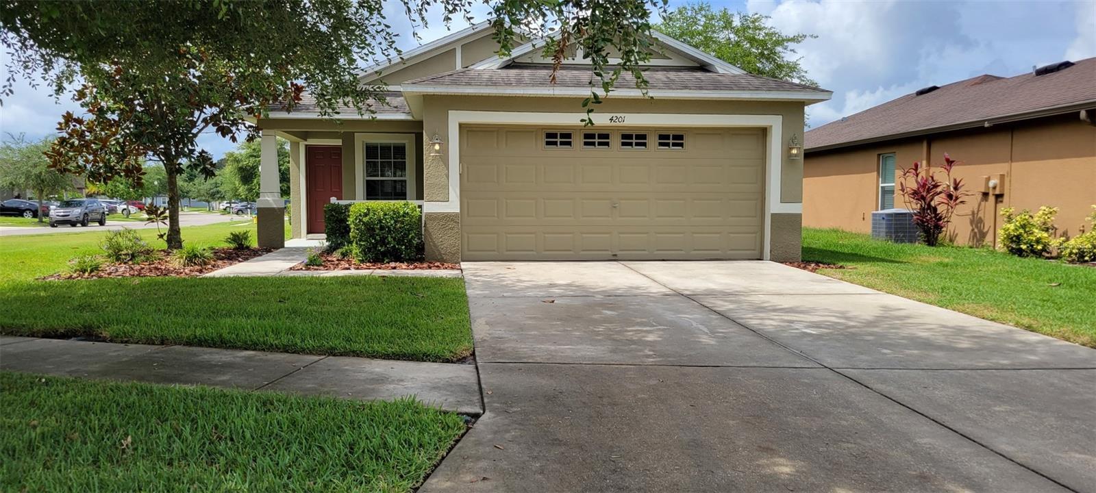 Property Photo: 4201 Warwick Hills Drive FL 33543