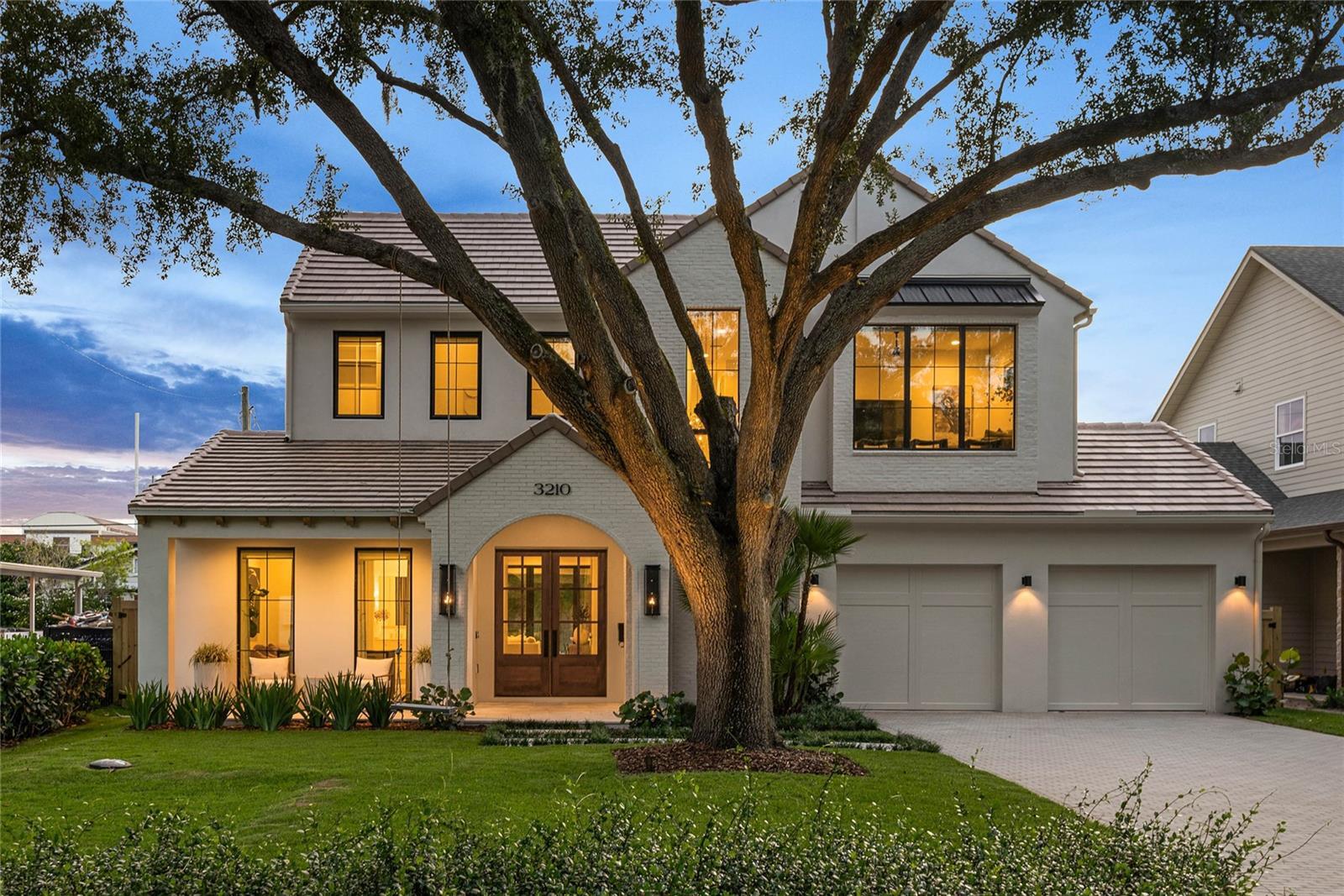 Property Photo:  3210 Fairway Lane  FL 32804 