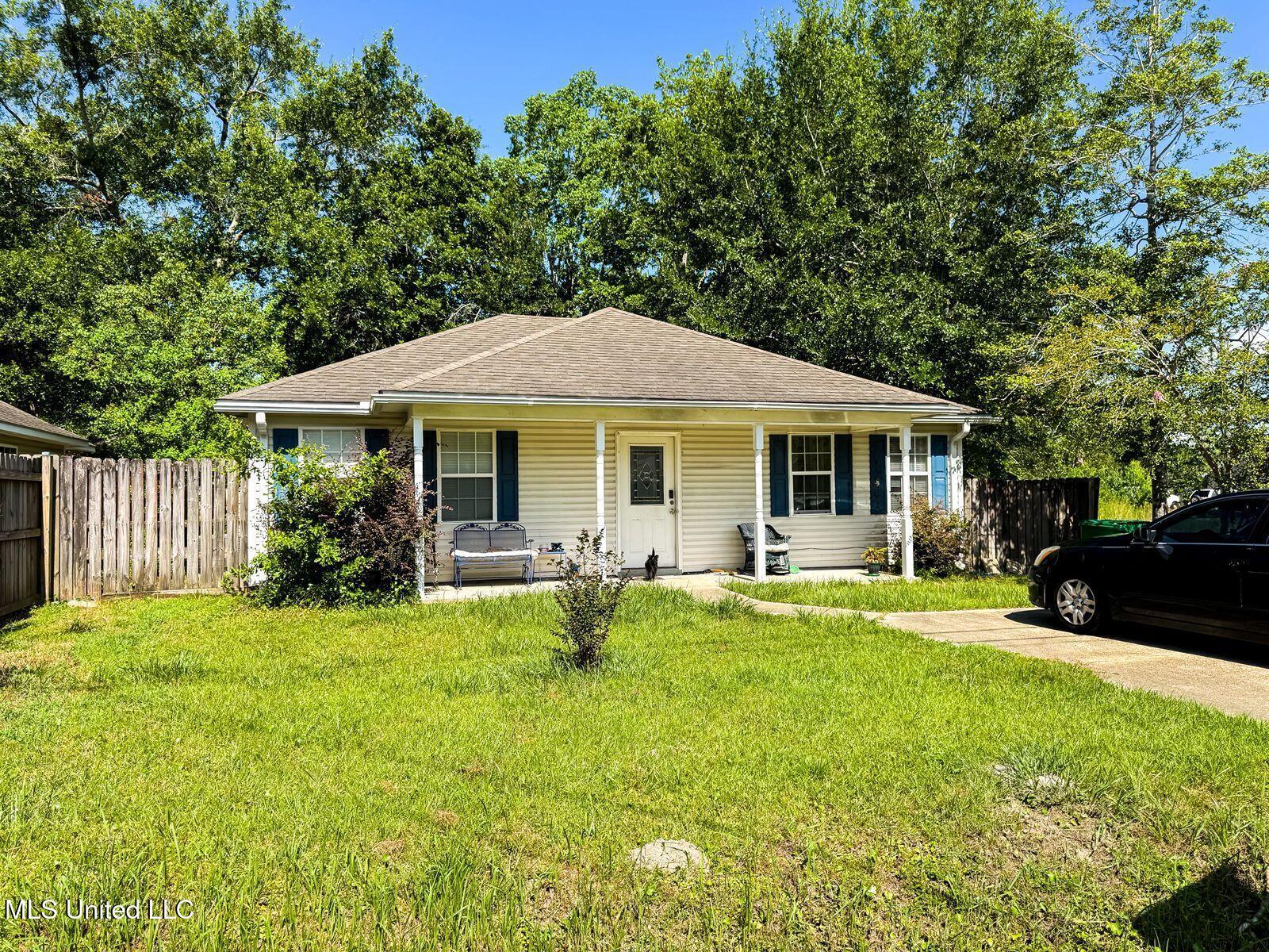 Property Photo:  2709 N 12th Street  MS 39564 