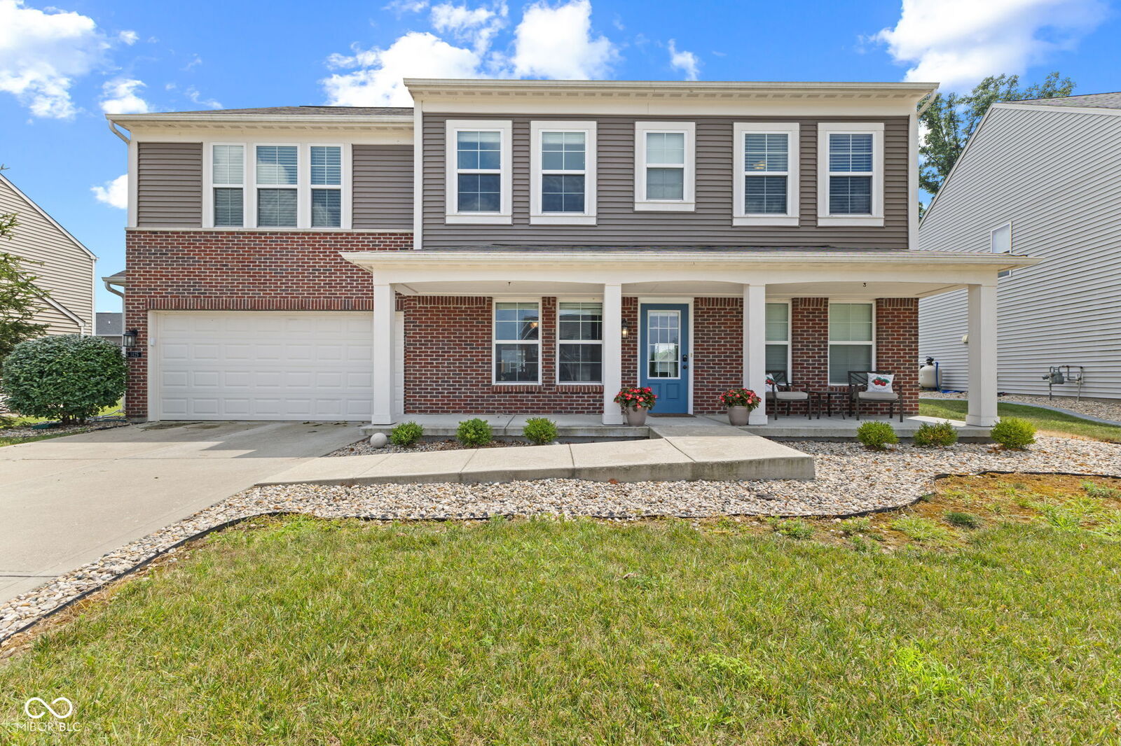 Property Photo:  1425 Turkington Court  IN 46143 