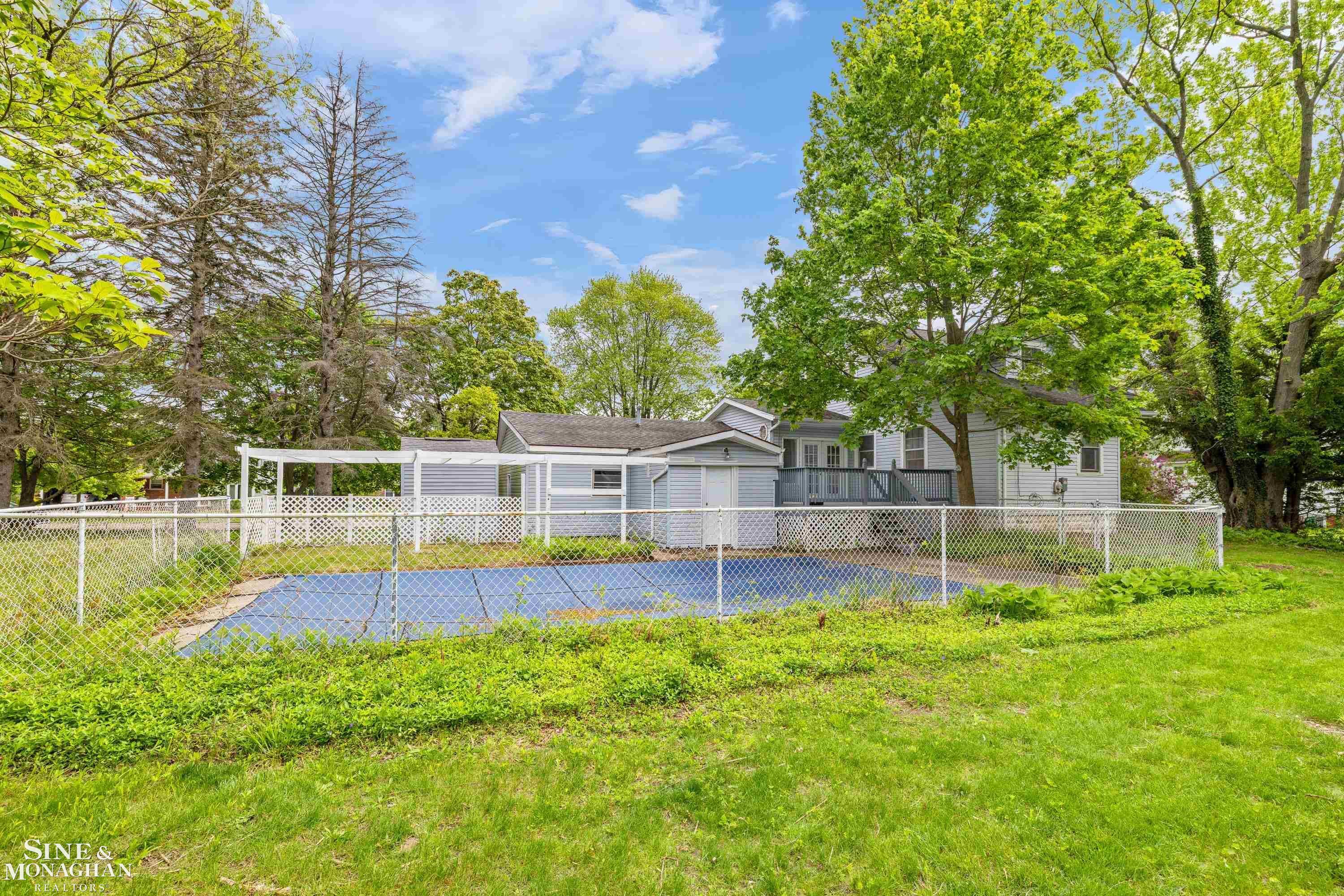 Property Photo:  1320 Georgia Avenue  MI 48040 
