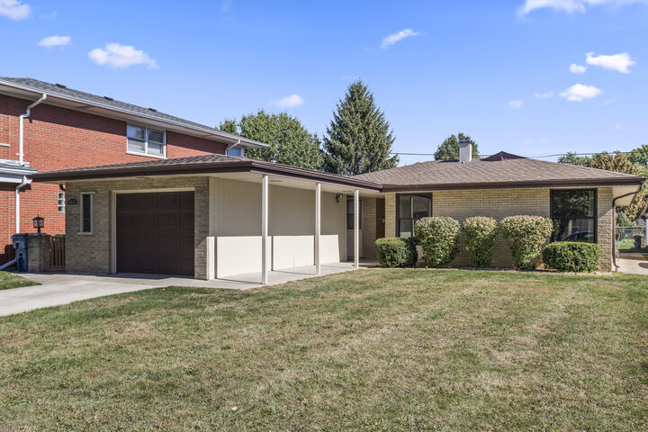 Property Photo: 9613 S Kostner Avenue IL 60453