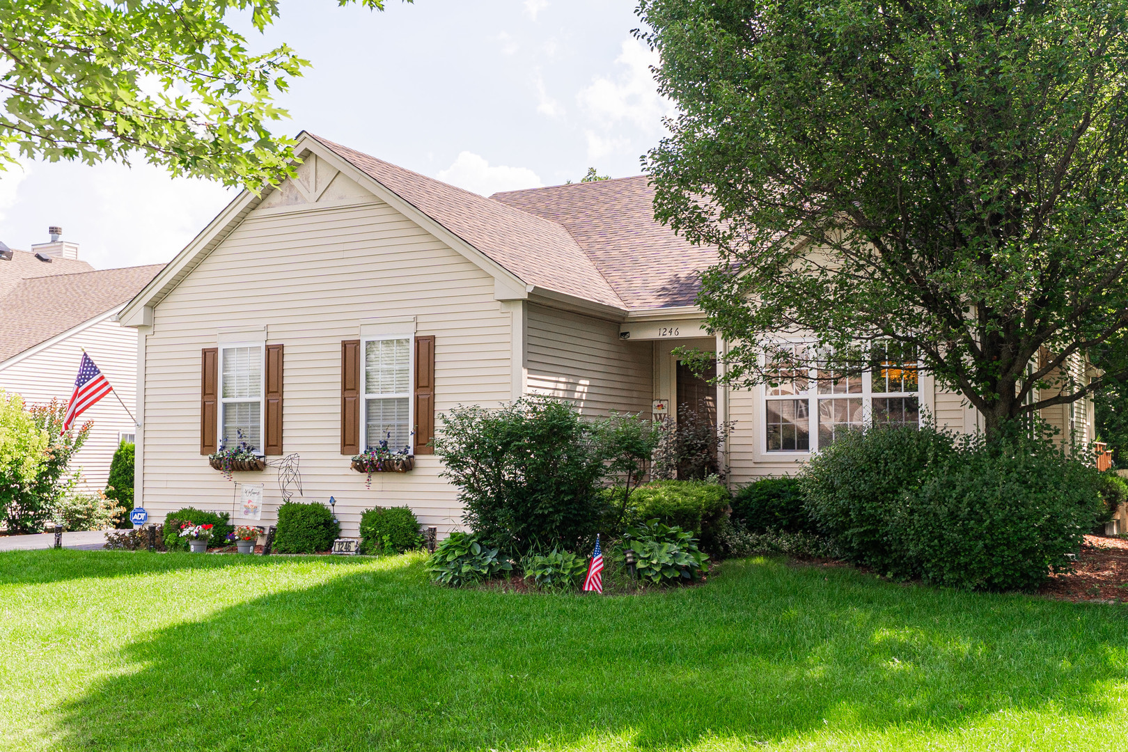 Property Photo: 1246 Water Stone Circle IL 60084