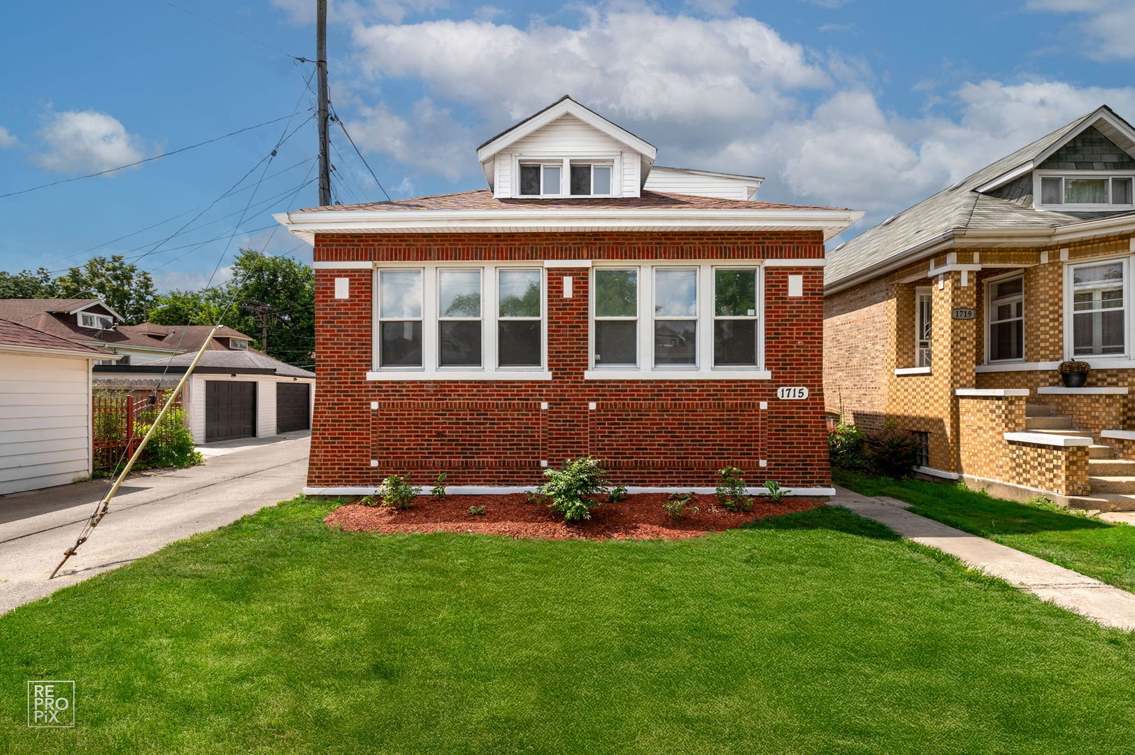 Property Photo: 1715 W 91st Place IL 60620