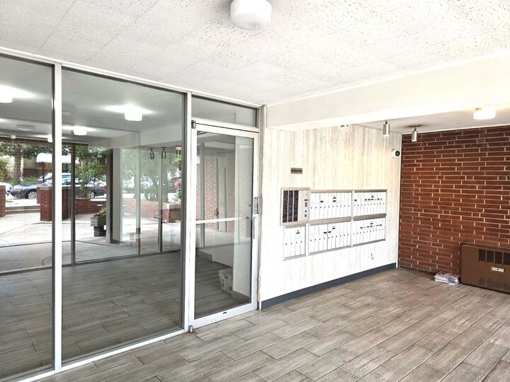 Property Photo:  6040 N Troy Street 306  IL 60659 