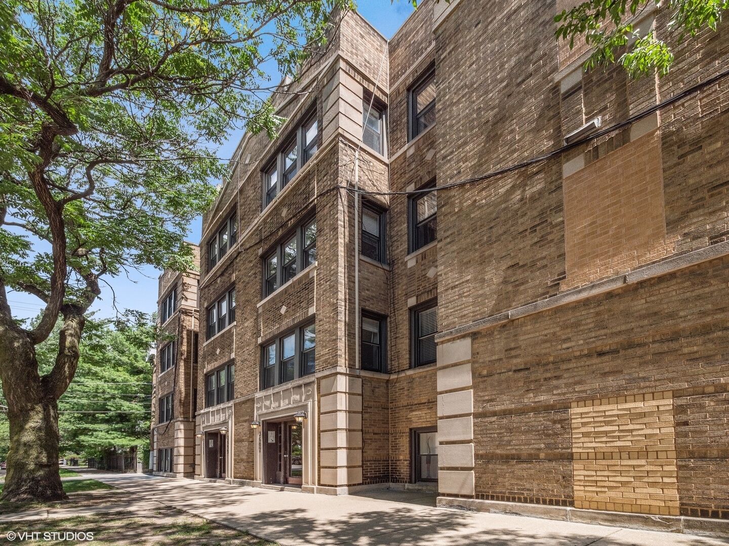 Property Photo:  3607 N Bosworth Avenue 3  IL 60613