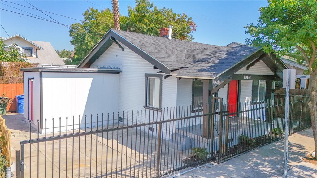 Property Photo: 1327 Exposition Boulevard CA 90018
