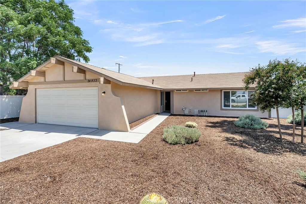 Property Photo:  24933 Dracaea Avenue  CA 92553 