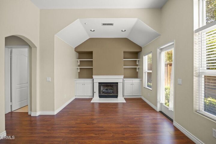 Property Photo:  724 Parrish Street  CA 93003 
