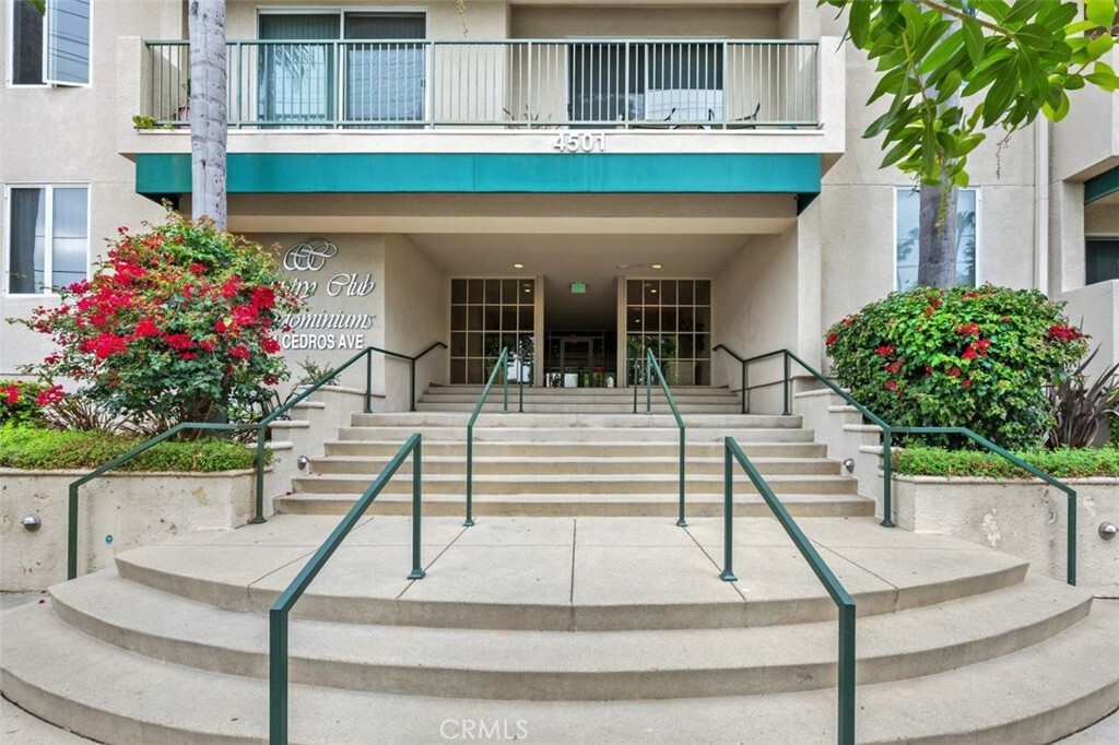 Property Photo:  4501 Cedros Avenue 338  CA 91403 