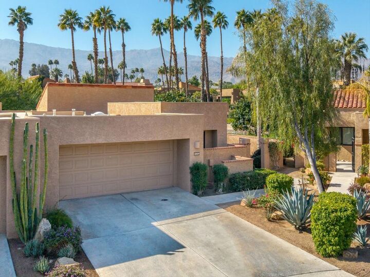 Property Photo:  48629 Sundrop Court  CA 92260 