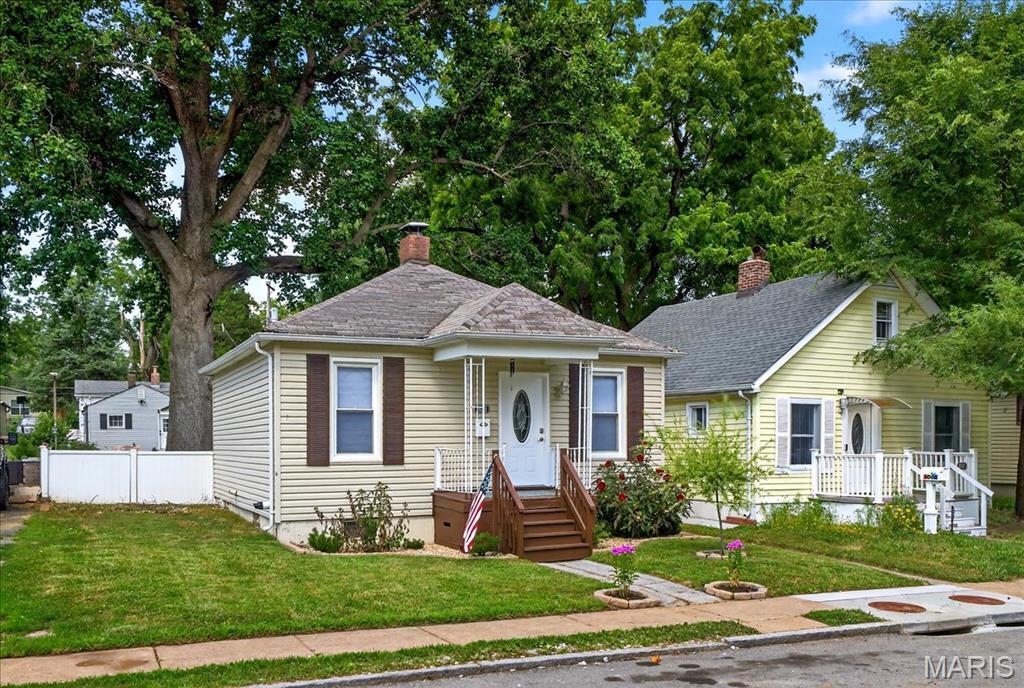 Property Photo:  4005 Eichelberger Street  MO 63116 