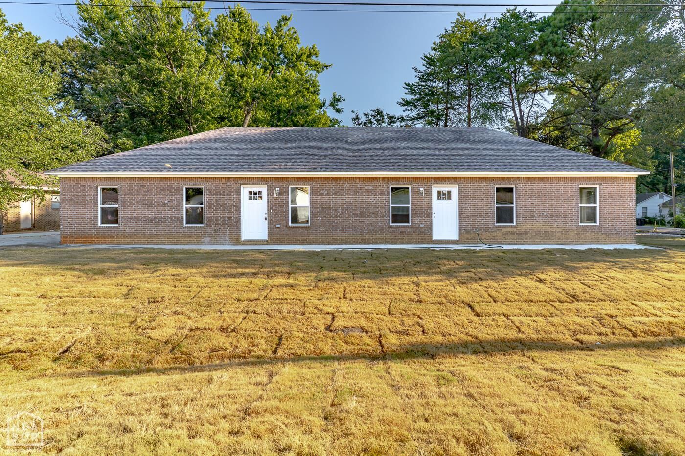 Property Photo:  808 Richmond Avenue  AR 72401 