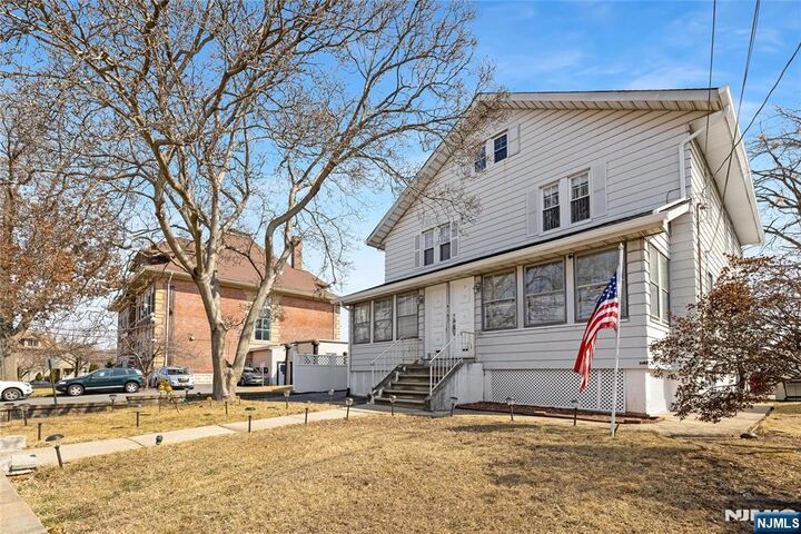 Property Photo:  418 Stuyvesant Avenue  NJ 07071 