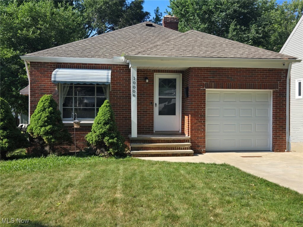 Property Photo: 10006 Beaconsfield Drive OH 44130