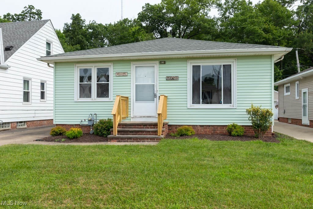 Property Photo: 2602 Park Drive OH 44134