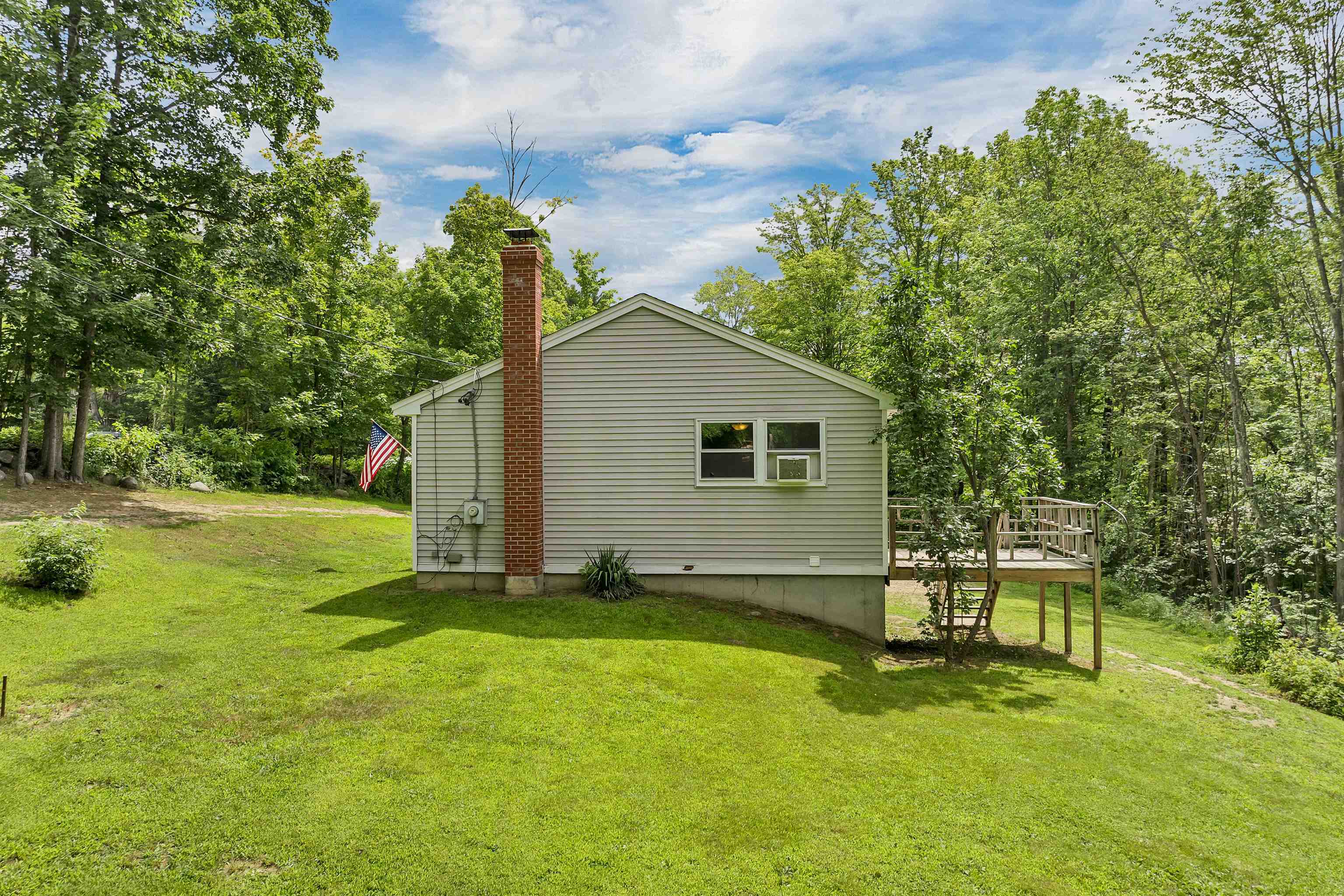 Property Photo:  89 1st Crown Point Road  NH 03884 