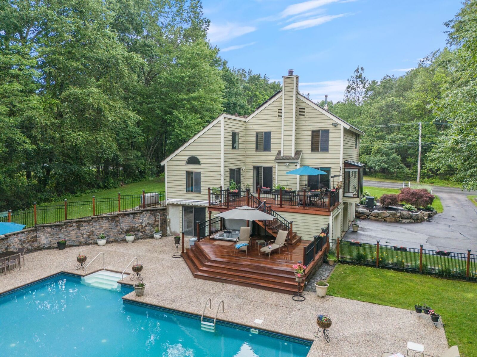 Property Photo:  3 Dubeau Drive  NH 03038 