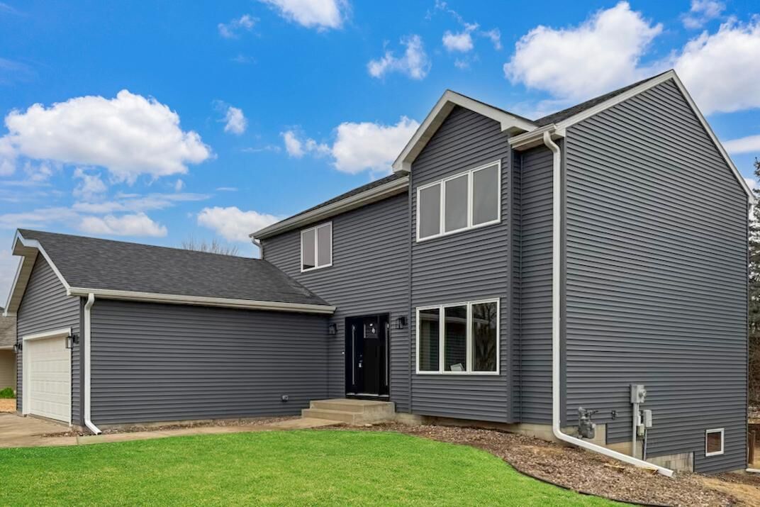 Property Photo: 2511 Mayowood Lane SW MN 55902