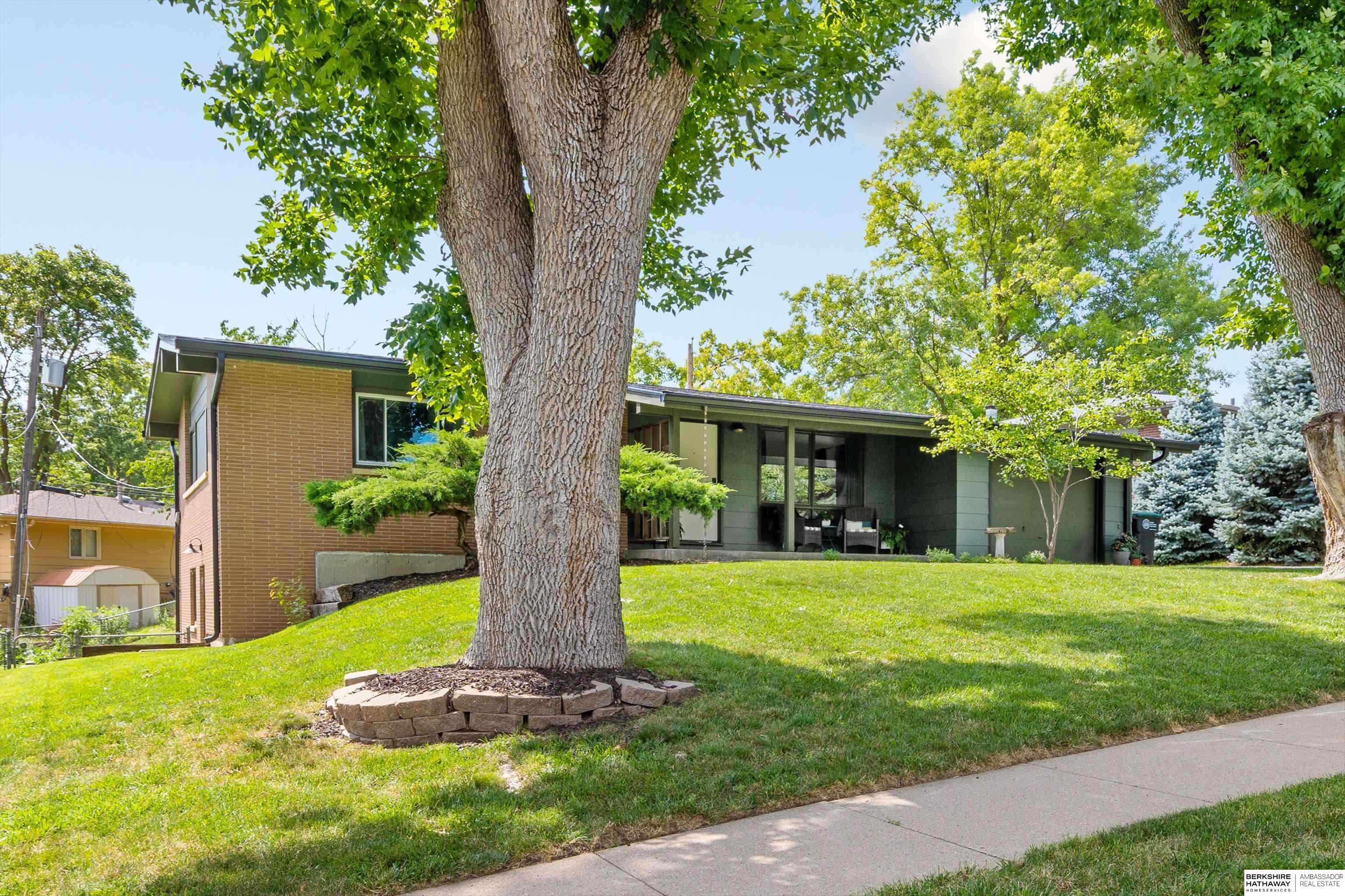 Property Photo: 9638 Maple Drive NE 68134