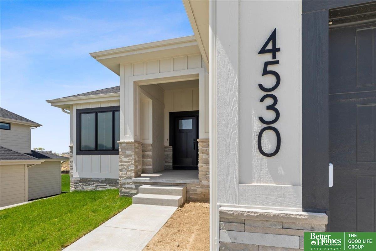 Property Photo: 5713 N 197 Avenue NE 68022-9999