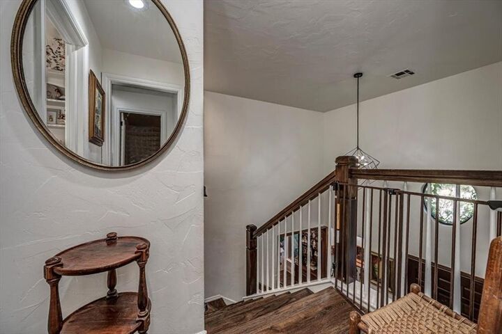 Property Photo: 1601 Hazelhurst OK 73013