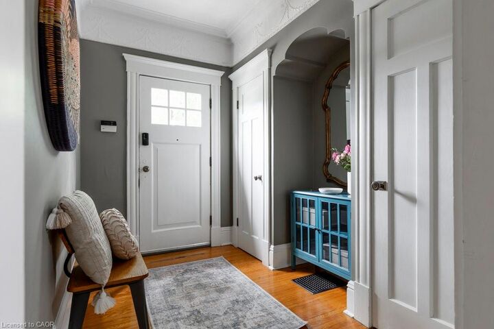 Property Photo:  431 Dundurn Street S  ON L8P 4L8 
