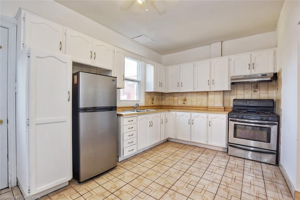 Property Photo: 59 Strathcona Avenue S ON L8P 4J1