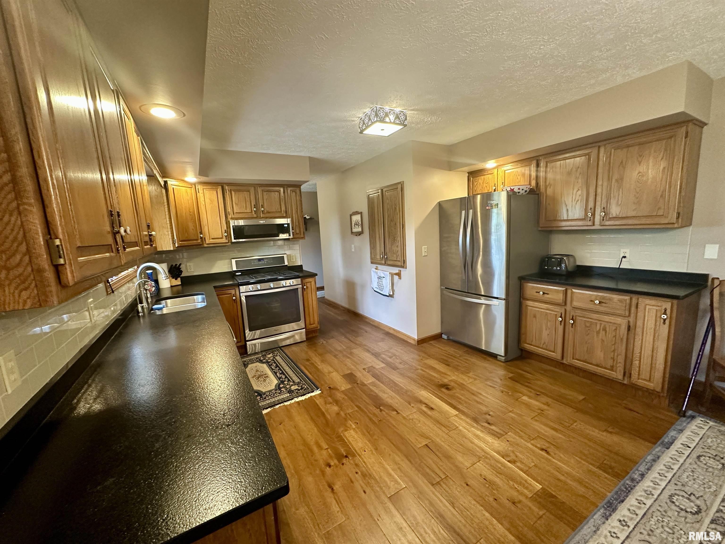 Property Photo: 295 County Highway 8 Highway IL 61729